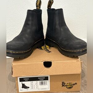 Dr. Martens Black Chelsea Boots for women/men